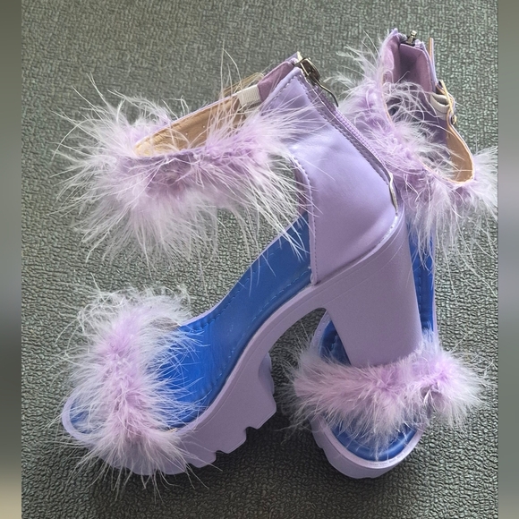 Lavender Feathered Sandals - Picture 3 of 6